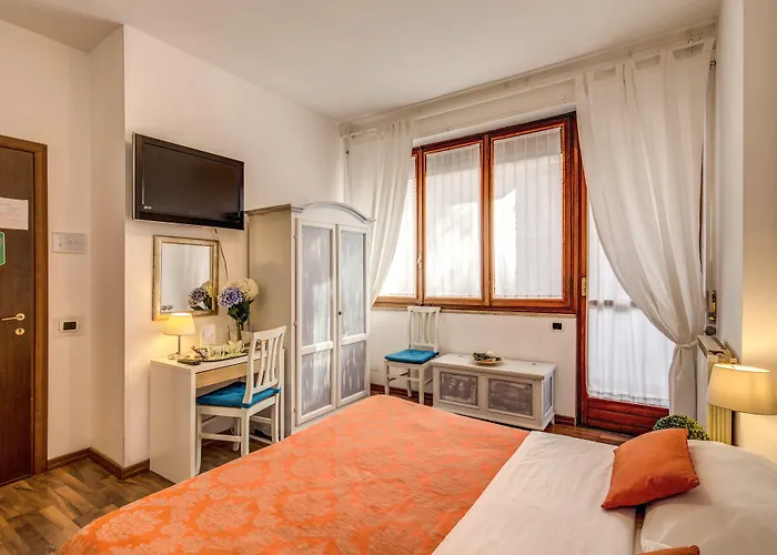 Trastevere 4* Rome